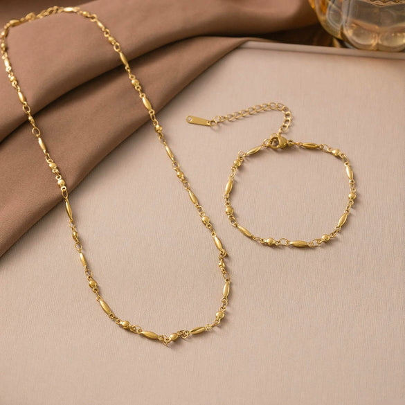 Wholesale Women's 18K Real Gold Plated Geometric Heartshaped Clavicle Necklace With Irregular Chain