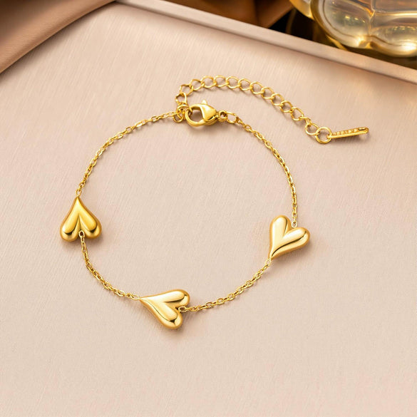Wholesale Women's 18K Real Gold Plated Heartshaped Pendant Necklace With Tassel In Sporty Geometric Style