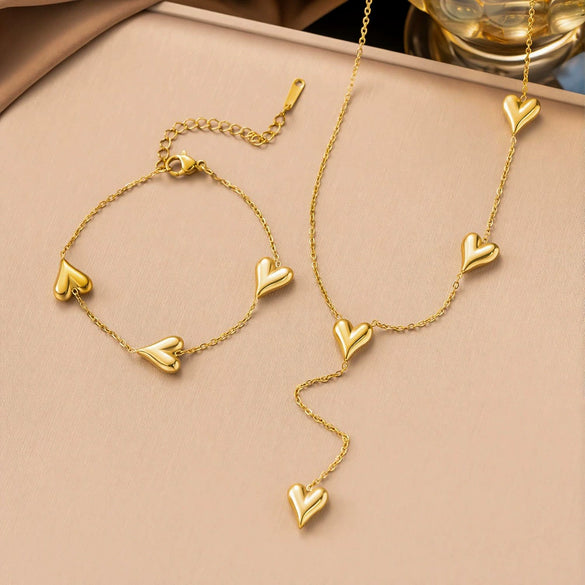 Wholesale Women's 18K Real Gold Plated Heartshaped Pendant Necklace With Tassel In Sporty Geometric Style