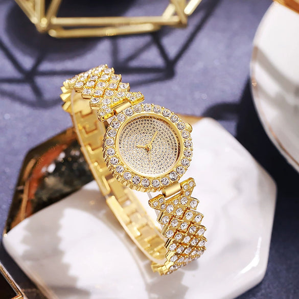 Wholesale Women's Leisure Alloy And Stainless Steel Round Dial Starry Diamond Quartz Bracelet Watch