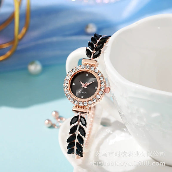 Wholesale Women's Leisure Quartz Watch Alloy Material Round Dial Rhinestone Jewelry