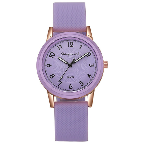 Wholesale Women's Leisure Quartz Watch With Alloy Case And Silicone Strap In Round Shape