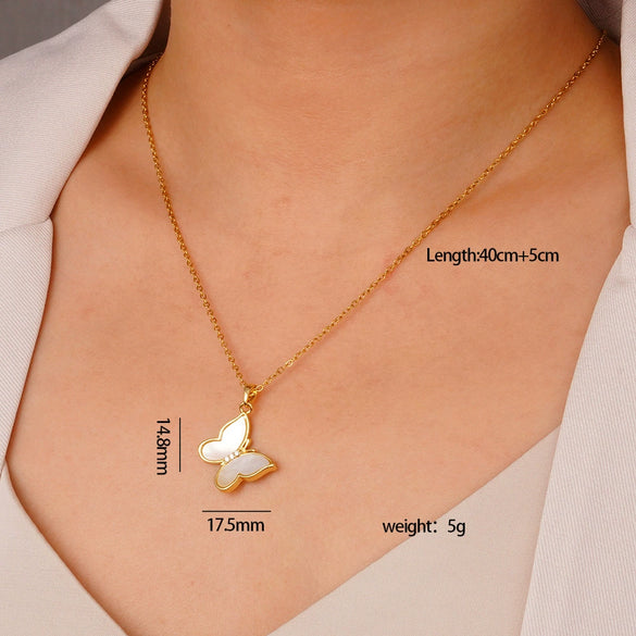 Wholesale Women's Light Luxury Animal Zodiac Butterfly Copper Necklace With Mixed Gemstone Setting And Electroplating O Word Chain