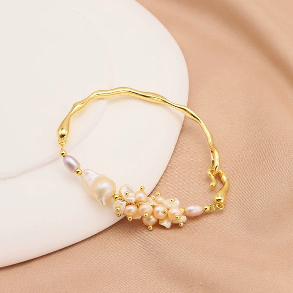 Wholesale Women's Light Luxury Bracelet With Natural Freshwater Pearls Plated 18K Gold In Flat Round And Rose Buns Round Shapes
