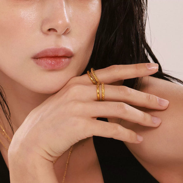 Wholesale Women's Light Luxury Doublelayer Gloss Twist Open Index Finger Ring Stainless Steel Geometric Electroplated