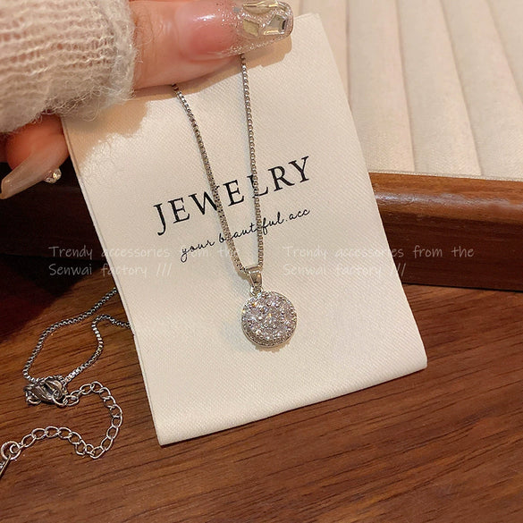 Wholesale Women's Light Luxury Elegant Highend Rotatable Super Flash Zircon Clavicle Chain Necklace Alloy Copper Geometric Electroplating