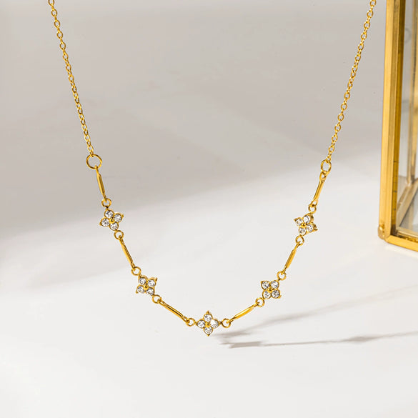 Wholesale Women's Light Luxury Flower Pattern Stainless Steel 18K Gold Plated Oshaped Chain Necklace