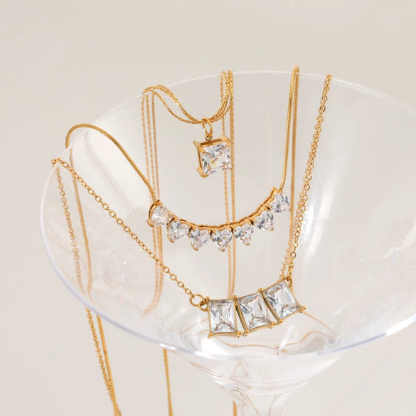 Wholesale Women's Light Luxury Geometric Diamondencrusted Rhinestone Pendant Oshaped Chain Stainless Steel Necklace With Vacuum Real Gold Plating
