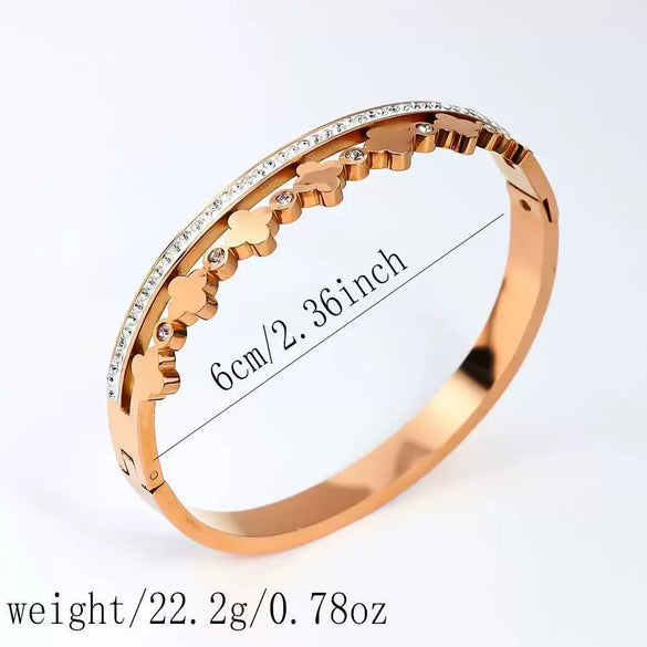 Wholesale Women's Light Luxury Geometric Electroplated Titanium Steel Bracelet Accessible Luxury Jewelry That Does Not Fade