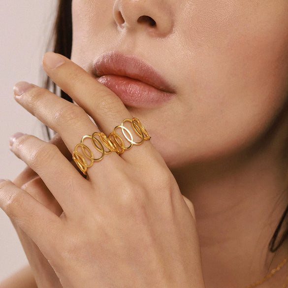 Wholesale Women's Light Luxury Geometric Ferris Wheel Interlocking Hollow Stainless Steel Goldplated Finger Ring