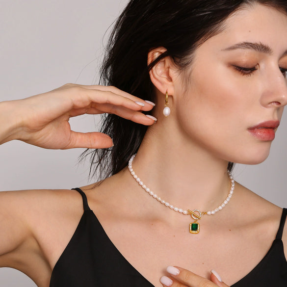 Wholesale Women's Light Luxury Geometric Ferris Wheel Pendant Necklace With Stainless Steel Freshwater Pearl Zircon And Electroplated Titanium Steel