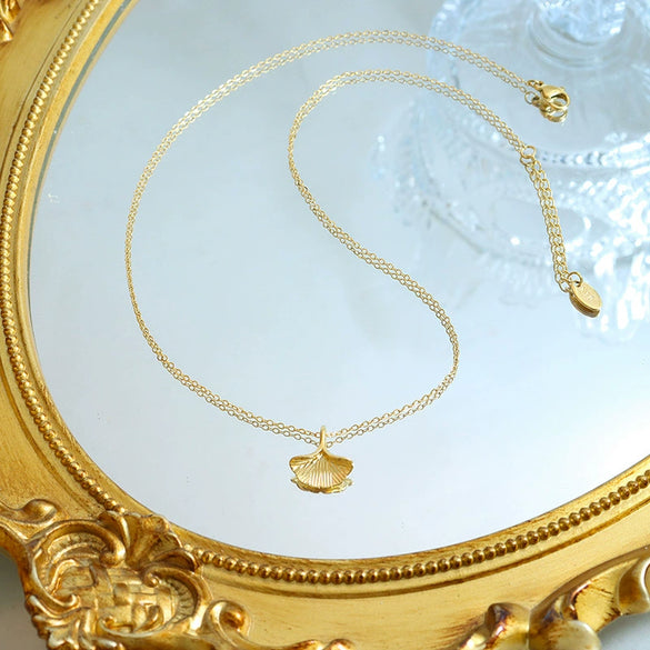 Wholesale Women's Light Luxury Geometric Ginkgo Leaf 316L Stainless Steel Pendant Necklace With Electroplating Design