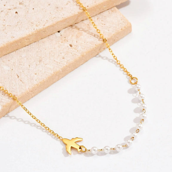 Wholesale Women's Light Luxury Geometric Pearl Oshaped Chain Necklace With Titanium Steel Electroplating