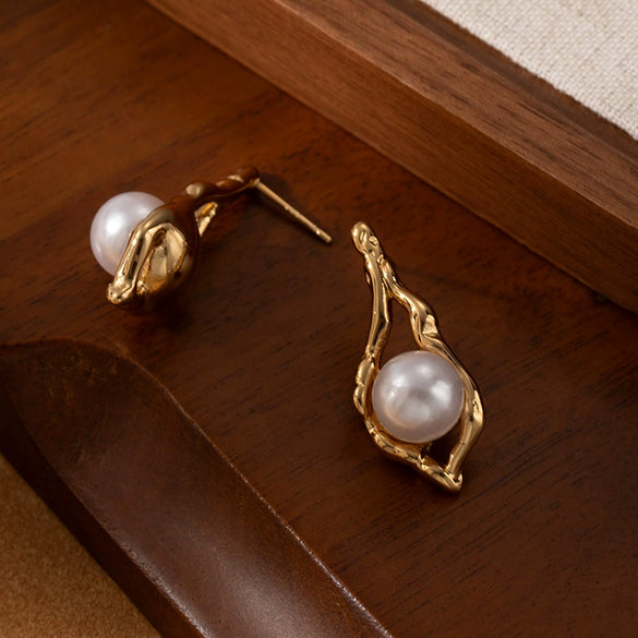 Wholesale Women's Light Luxury Geometric Pearl Titanium Steel 18K Gold Plated Earrings