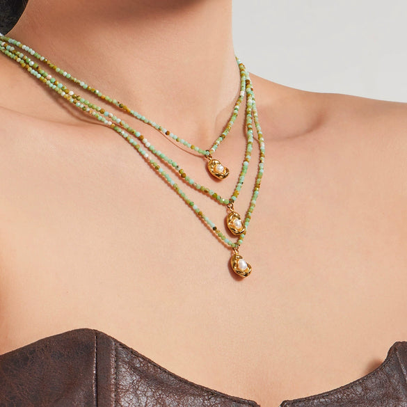 Wholesale Women's Light Luxury Geometric Stainless Steel Beaded Necklace With 18K Gold Plated Pendant