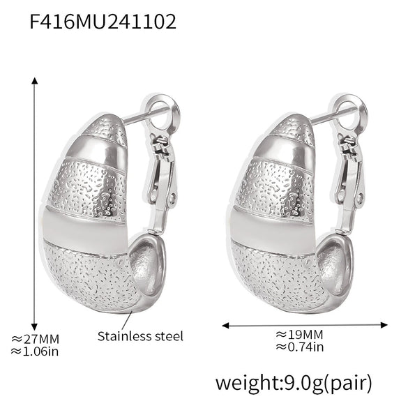Wholesale Women's Light Luxury Geometric Stainless Steel Crescent Earrings 18K Gold Plated