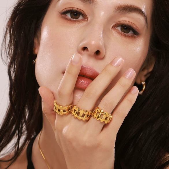 Wholesale Women's Light Luxury Geometric Stainless Steel Electroplated Ferris Wheel Hollow Woven Open Ring Finger Ring