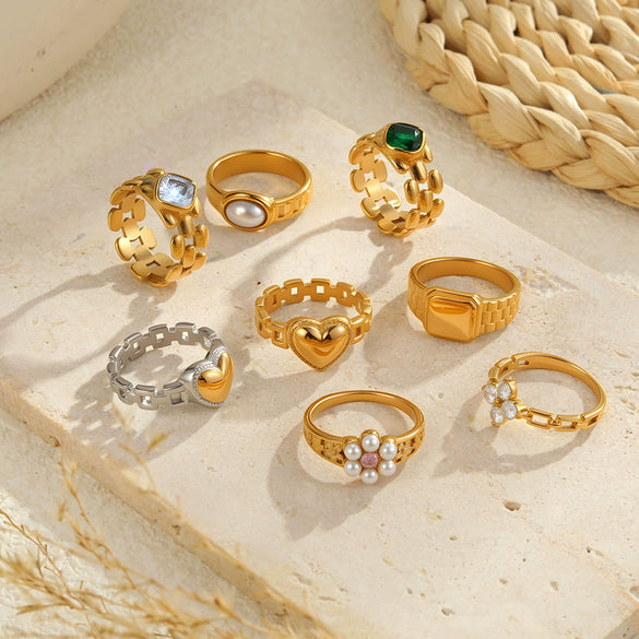 Wholesale Women's Light Luxury Geometric Stainless Steel Electroplated Heart Ring With Zircon Encrusted