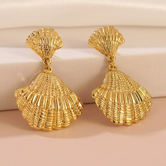Wholesale Women's Light Luxury Geometric Stainless Steel Goldplated Shell Earrings