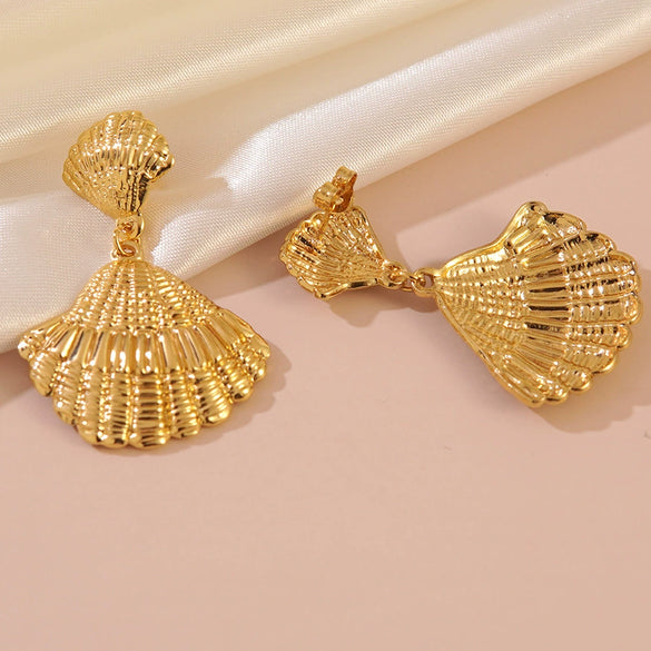 Wholesale Women's Light Luxury Geometric Stainless Steel Goldplated Shell Earrings