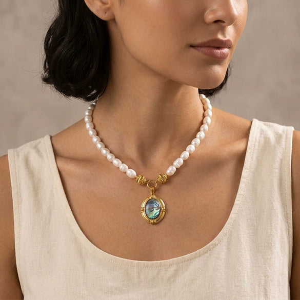 Wholesale Women's Light Luxury Geometric Stainless Steel Pvd Furnace Vacuum Real Gold Plated Freshwater Pearl String Necklace