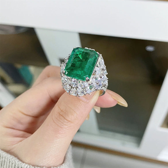 Wholesale Women's Light Luxury Geometric 925 Sterling Silver Ring With Emerald Cut And Diamond Set And Electroplating Treatment