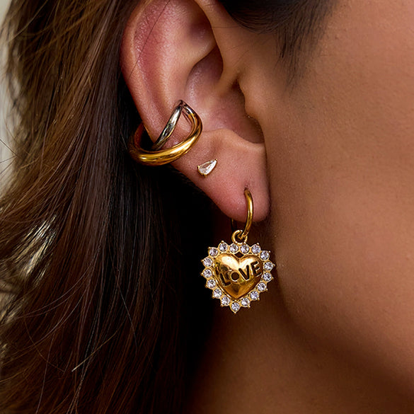 Wholesale Women's Light Luxury Heart Shaped Stainless Steel Earrings With White Diamond Electroplated Finish