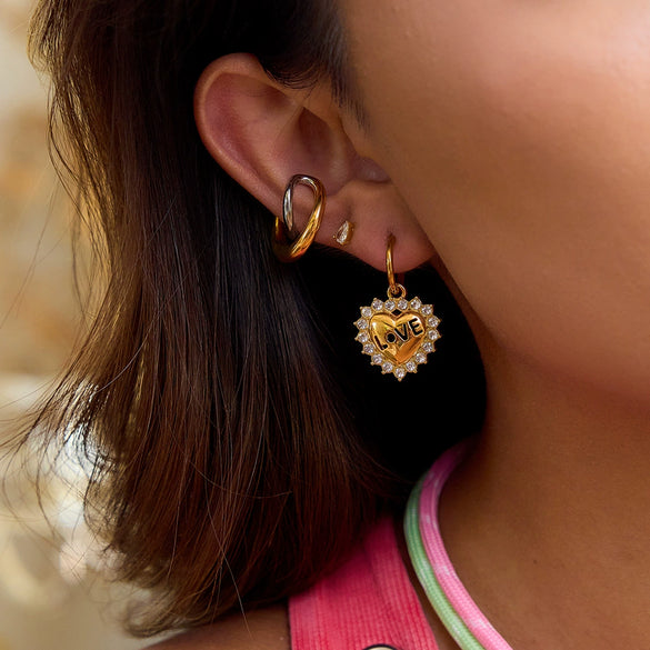 Wholesale Women's Light Luxury Heart Shaped Stainless Steel Earrings With White Diamond Electroplated Finish