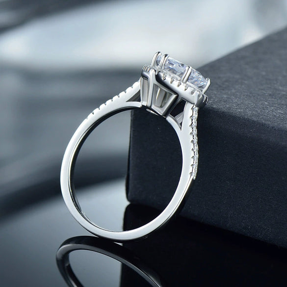 Wholesale Women's Light Luxury Heartshaped Zircon 925 Sterling Silver Ring With Seiko Design