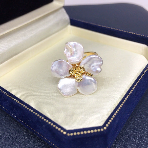 Wholesale Women's Light Luxury Highend Copper Freshwater Pearl Ring With Specialshaped Baroque And Round Design