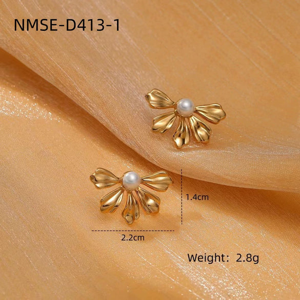 Wholesale Women's Light Luxury Highend Stainless Steel And Titanium Steel Earrings With Geometric Flowers And Pearl Design Electroplated
