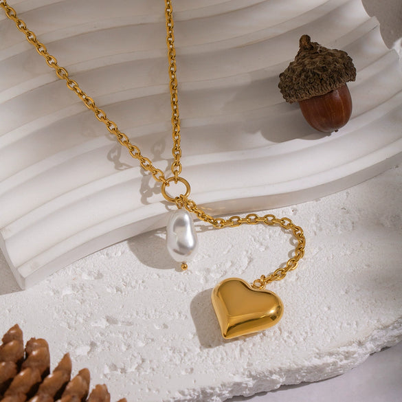 Wholesale Women's Light Luxury Minimalist Heart Shape 18K Real Gold Plated Pendant Necklace With Regular Chain