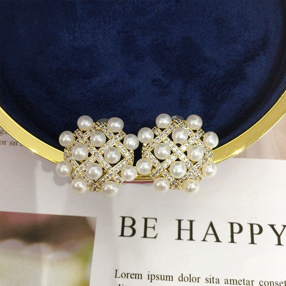 Wholesale Women's Light Luxury Natural Freshwater Pearl Earrings S925 Sterling Silver Oblate Shape