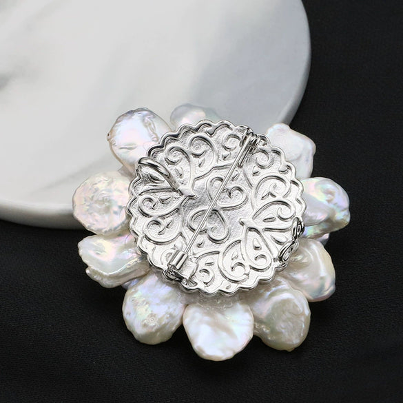 Wholesale Women's Light Luxury Natural Pearl Baroque Flower Handmade Electroplated Brooch