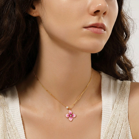 Wholesale Women's Light Luxury Real Gold Plated Flower Necklace Regular Chain