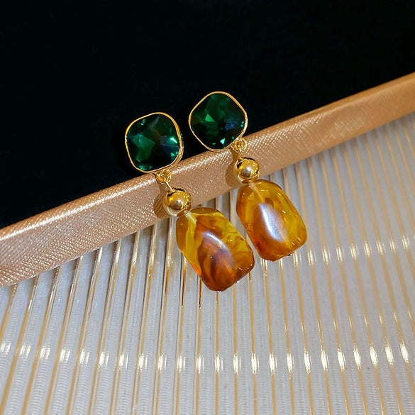 Wholesale Women's Light Luxury Resin Earrings With Geometric Heart Design And Electroplating