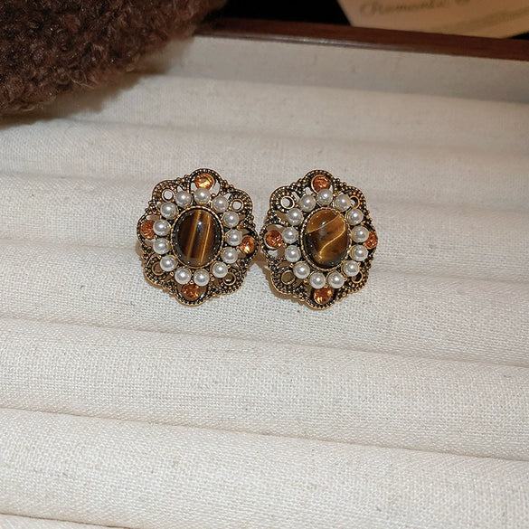 Wholesale Women's Light Luxury Resin Earrings With Geometric Heart Design And Electroplating