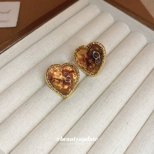 Wholesale Women's Light Luxury Resin Earrings With Geometric Heart Design And Electroplating