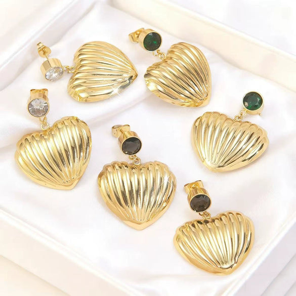 Wholesale Women's Light Luxury Retro Heartshaped Stainless Steel Electroplated Earrings