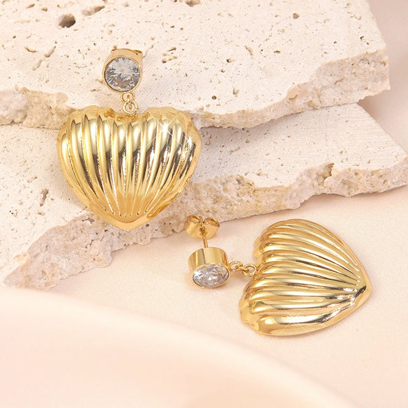 Wholesale Women's Light Luxury Retro Heartshaped Stainless Steel Electroplated Earrings