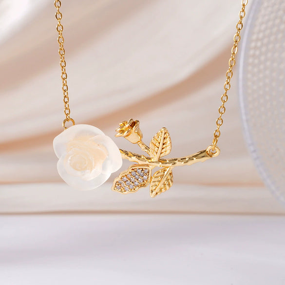 Wholesale Women's Light Luxury Rose Flower Pendant Necklace Copper Electroplating Mixed Gemstone Setting O Chain Jewelry