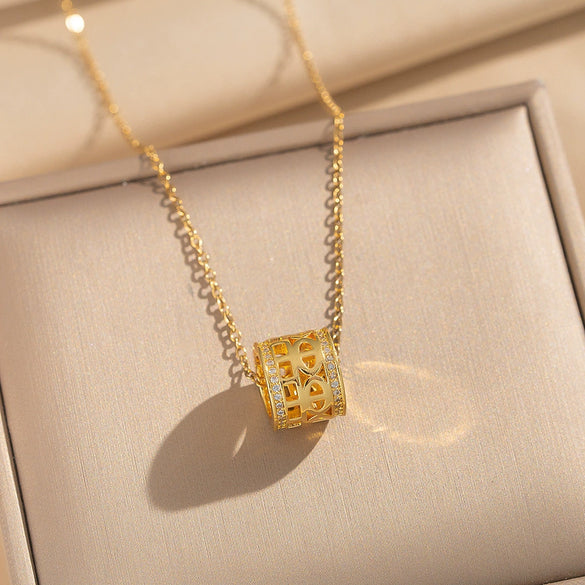 Wholesale Women's Light Luxury Small Waist Pig Nose Necklace With Zircon Inlay 18K Gold Plated Copper O Word Chain