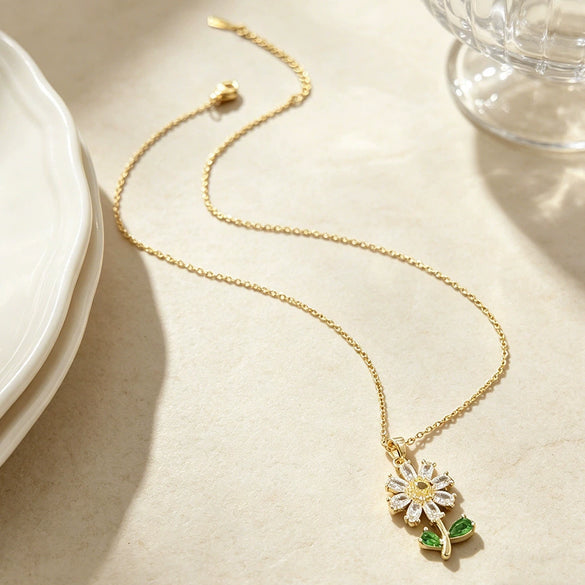 Wholesale Women's Light Luxury Stainless Steel 18K Gold Plated Zircon Flower Necklace