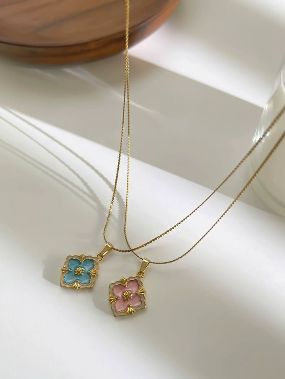 Wholesale Women's Light Luxury Stainless Steel Snake Bone Chain Necklace With Flower And Leaf Patterns And Polished Plating