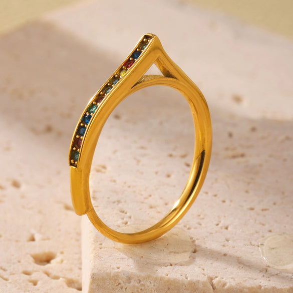 Wholesale Women's Light Luxury Stainless Steel Zircon Ring With Geometric Pattern And Microinlaid Zircon Electroplated With 18K Gold