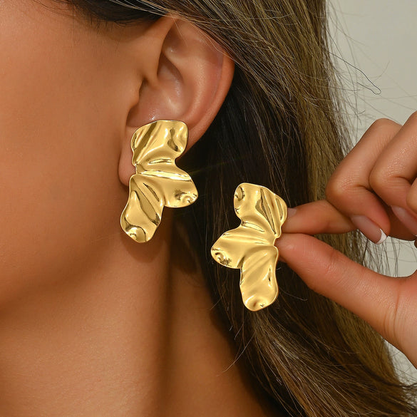 Wholesale Women's Light Luxury Stamped Stainless Steel Flower Earrings