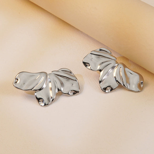 Wholesale Women's Light Luxury Stamped Stainless Steel Flower Earrings