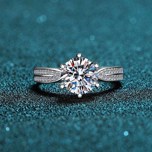 Wholesale Women's Light Luxury 925 Sterling Silver Ring With Crown Pattern And Electroplating Treatment