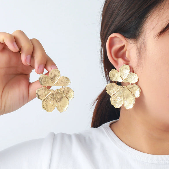 Wholesale Women's Light Luxury Style Alloy Flower Electroplated Multilayer Petal Pleated Irregular Earrings