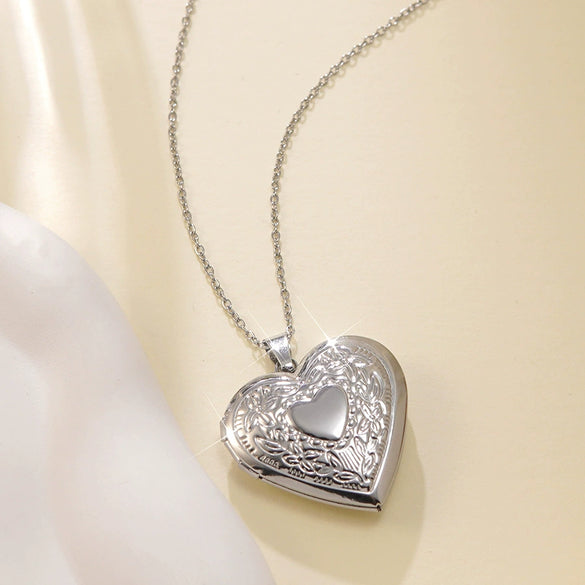 Wholesale Women's Light Luxury Style Electroplated Stainless Steel Heartshaped Photo Frame Pendant Necklace
